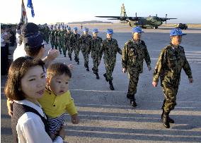 ASDF team leaves Japan to help E. Timor refugees